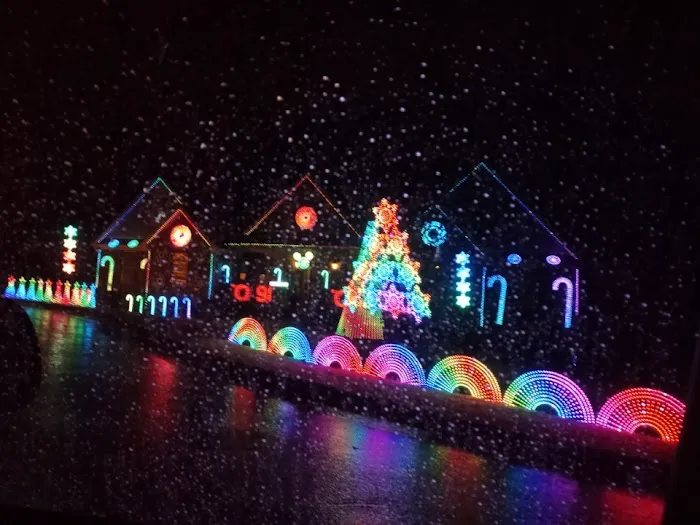 Magnificent Dancing Light Display Picture 6