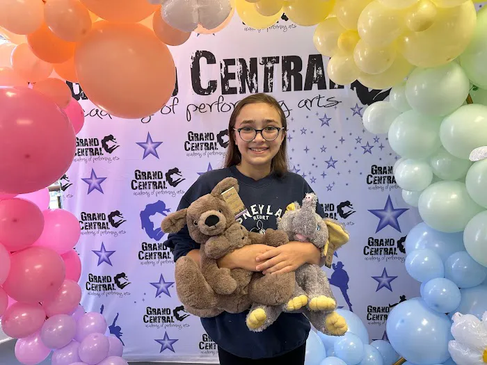 Grand Central Academy of Performing Arts, Dance, Musical Theatre & Acrobatics for Kids & Adults Picture 7