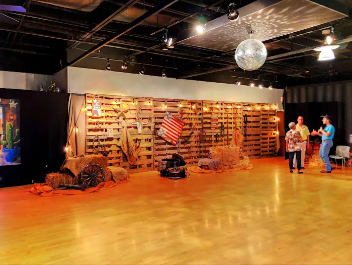 Metropolitan Ballroom Picture 5