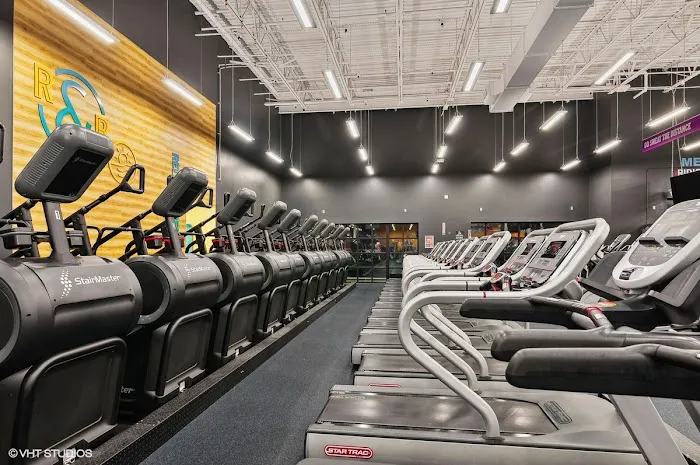 Crunch Fitness - Ballantyne Picture 3