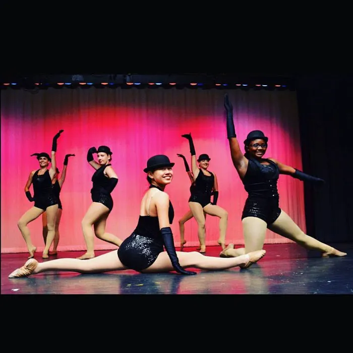 DANCE CAROLINA Picture 3