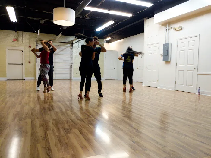 Rumbao Latin Dance Company Picture 3