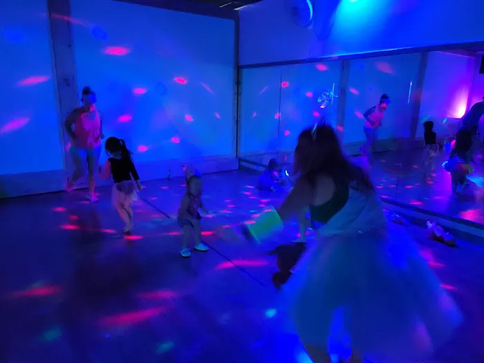 Break'n Out Dance Studio Picture 9