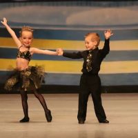 Be Famous Dance Center ico