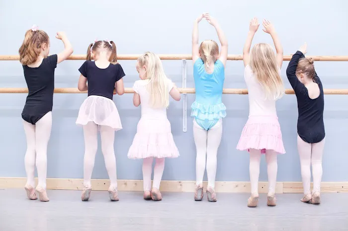 To The Pointe Dance Picture 1