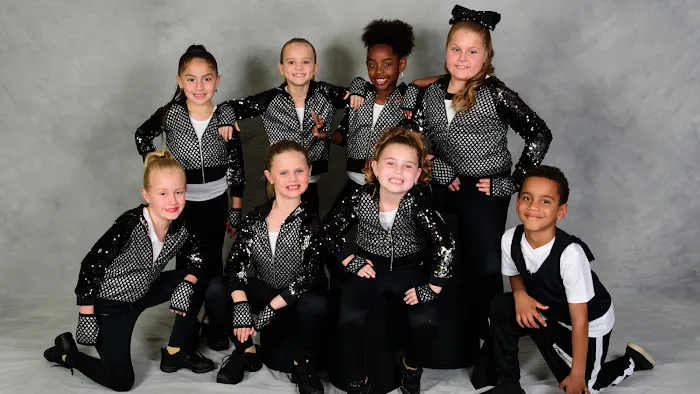 Dynamic Dance Force Picture 10