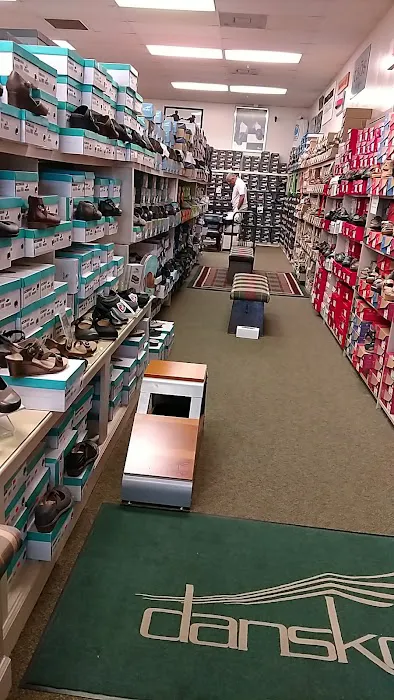 Shoe Center of North Myrtle Beach, Comfort, Dance, Fashion Footwear for Men & Women Picture 2