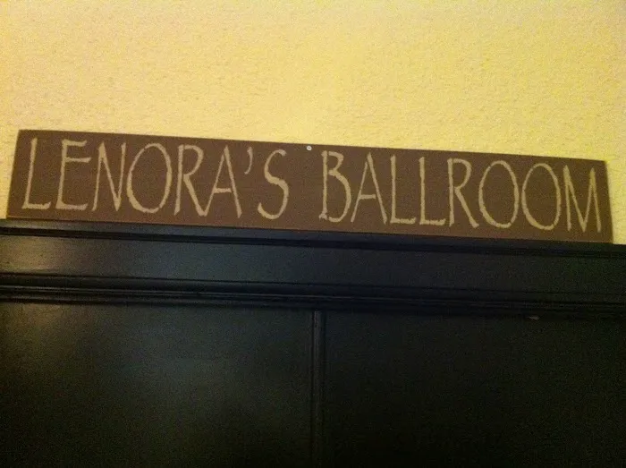 Lenora's Ballroom Picture 10