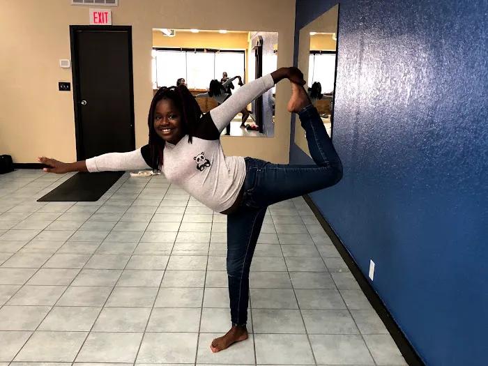 Black Prana Yoga & Pole Studio Picture 7