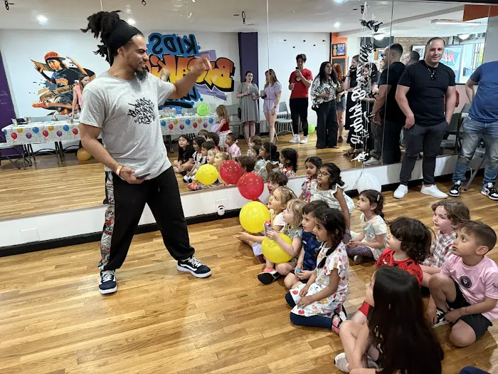 Kids Breaking League Brooklyn Picture 3