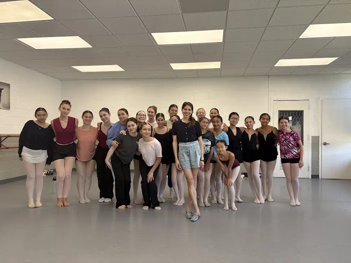 To The Pointe Nutrition- For Dancers Picture 1