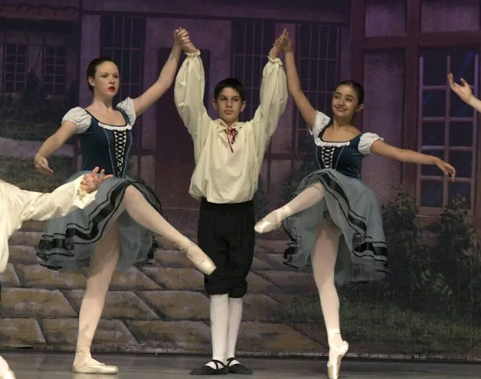 Ramsmi Dance Academy Picture 3