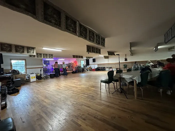 Twist Again Dance Barn Picture 2
