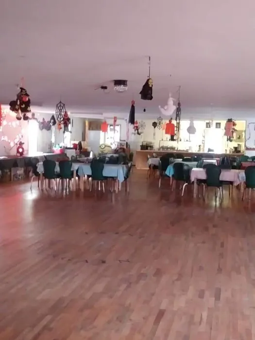 Twist Again Dance Barn Picture 8