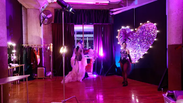 The Ricochet Room Picture 9