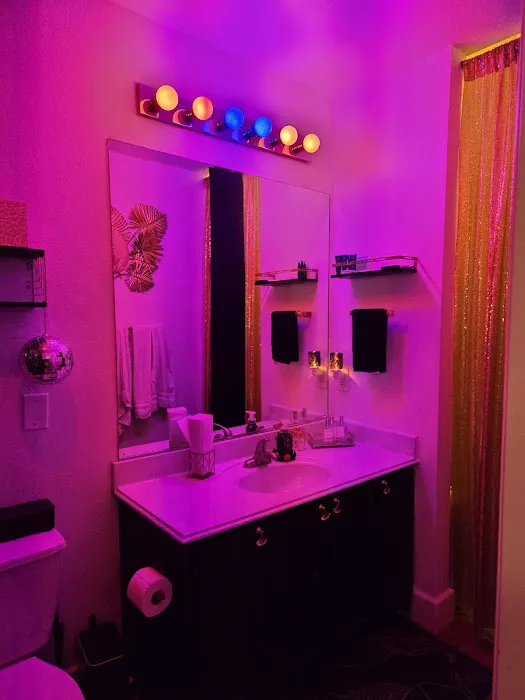 The Ricochet Room Picture 5