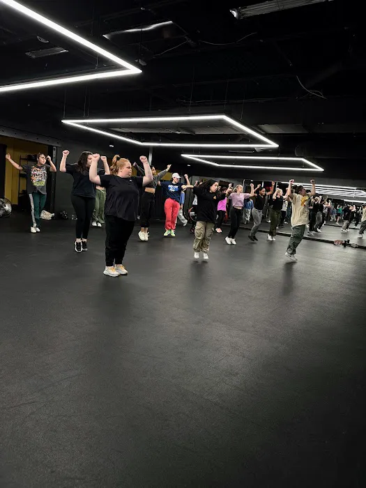 Lux MVMT Dance Studio Picture 6