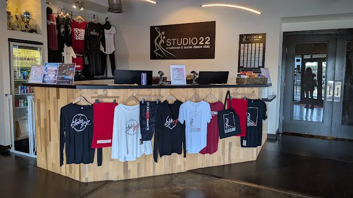 Studio 22 Picture 7