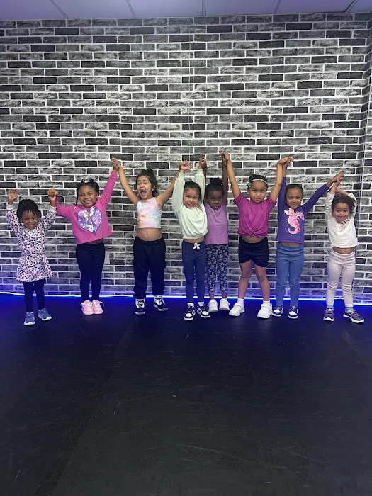 iDANZ Performing Arts Studio Picture 4