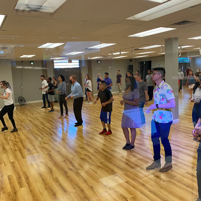 Salsabysal Dance Studio Of Salsa, Bachata & Cumbia Picture 2