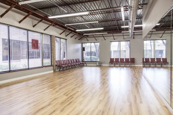 Salsabysal Dance Studio Of Salsa, Bachata & Cumbia Picture 3