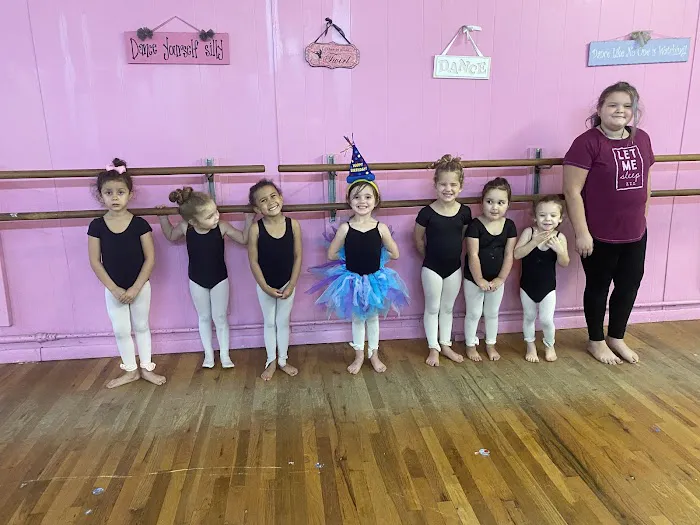 Stage Door School of Dance Picture 1