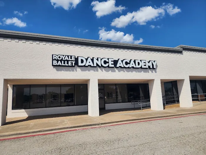 Royale Ballet Dance Academy Picture 6