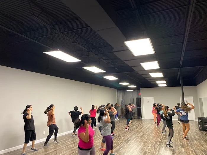 Milaana Dance Plano Picture 3
