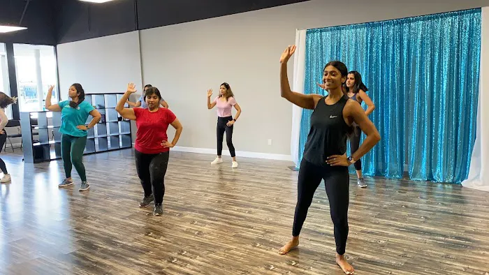 Milaana Dance Plano Picture 2