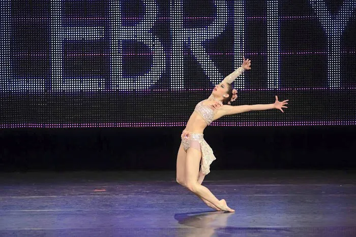 Momentum Dance Picture 4