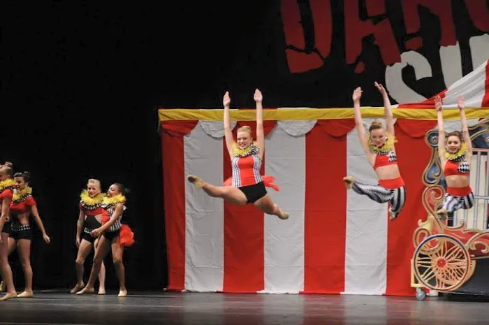 Momentum Dance Picture 8