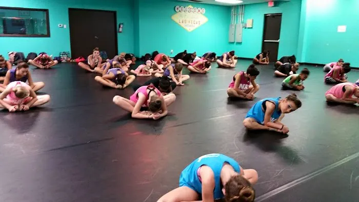 Momentum Dance Picture 9