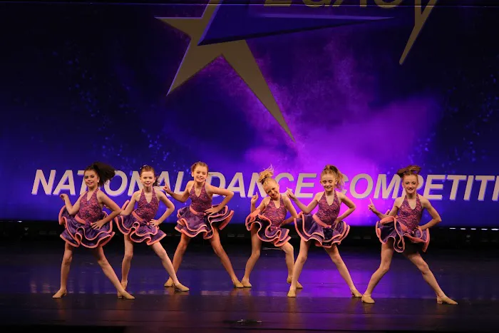 WREXX DANCE Picture 3