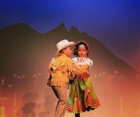 Compau00f1ia Folklorica Mexico Lindo FW