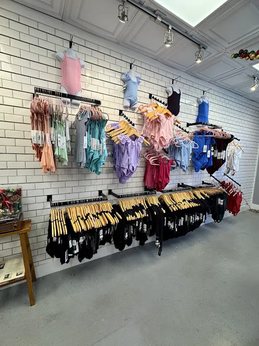 j'ai la pointe - Got the Pointe Dance Boutique Picture 3