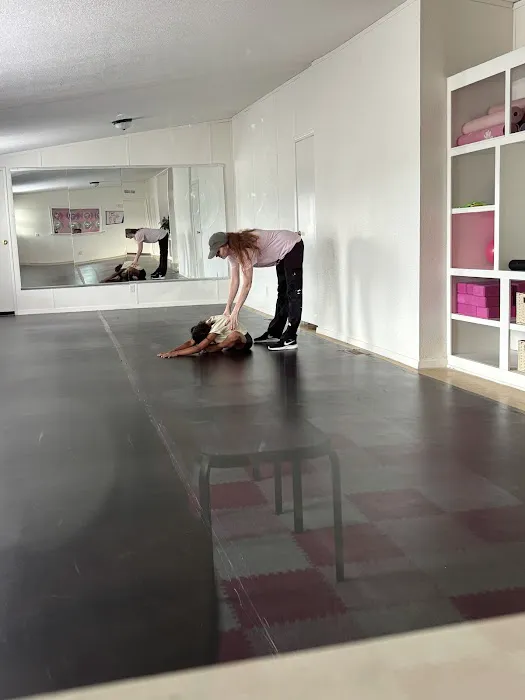 Jeté Dance Center Picture 1