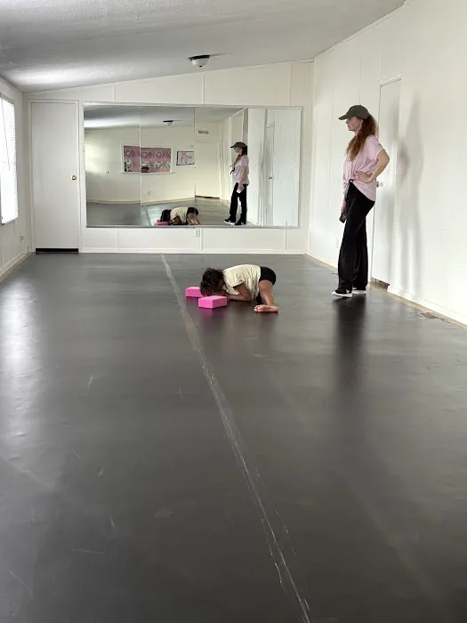 Jeté Dance Center Picture 6