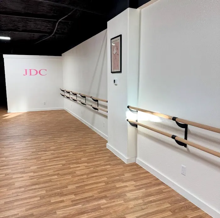 Jeté Dance Center Picture 9