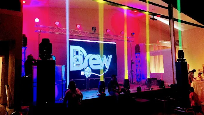 Drew's Entertainment Picture 2