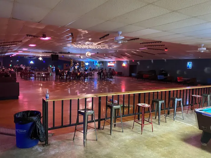 Betty's Big Country Dance Hall Picture 13