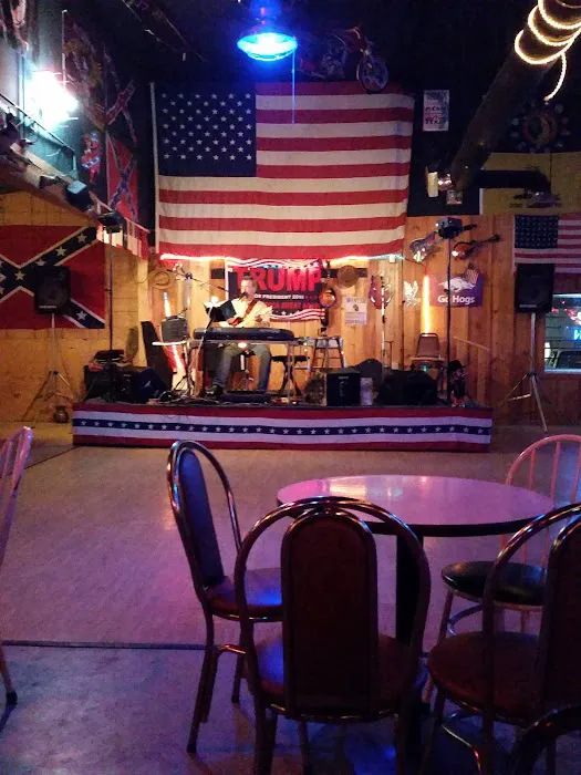 Terry Martin's Lounge Picture 6