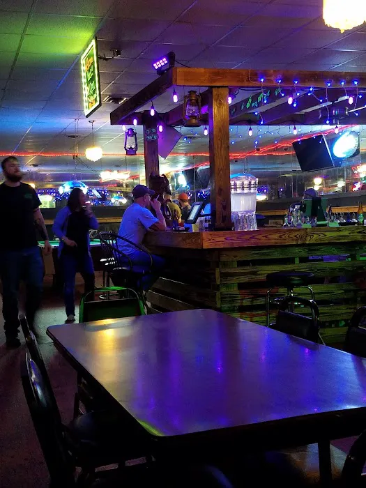 Boogies Bar & Grill Picture 5