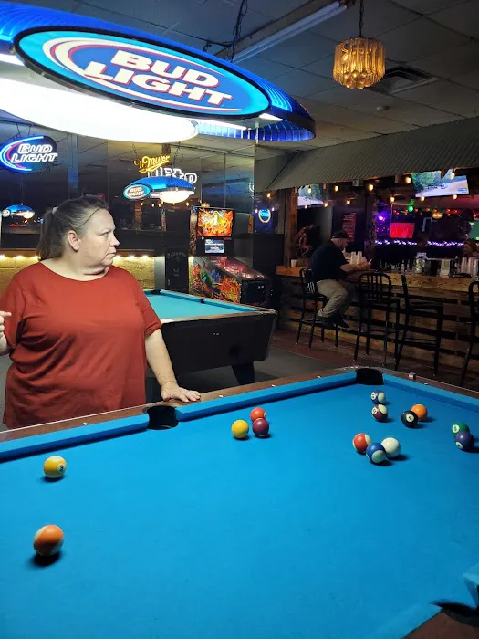 Boogies Bar & Grill Picture 8