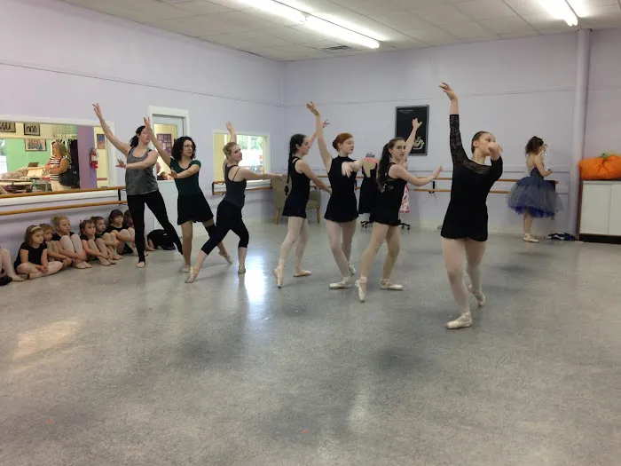 Dancers' Corner Picture 1