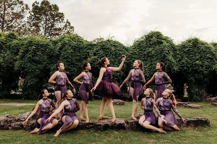 Dancers' Corner Picture 4