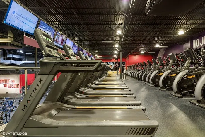 Crunch Fitness - Frisco Picture 2