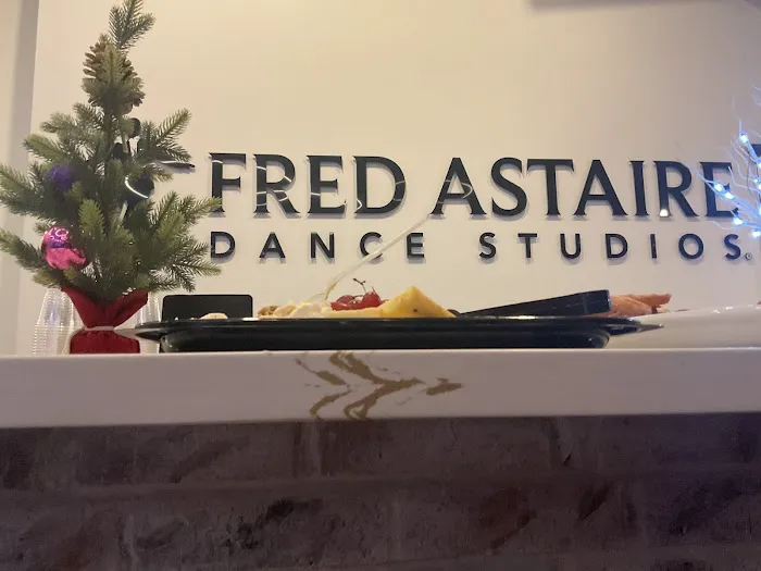 Fred Astaire Dance Studios - Houston Heights Picture 7