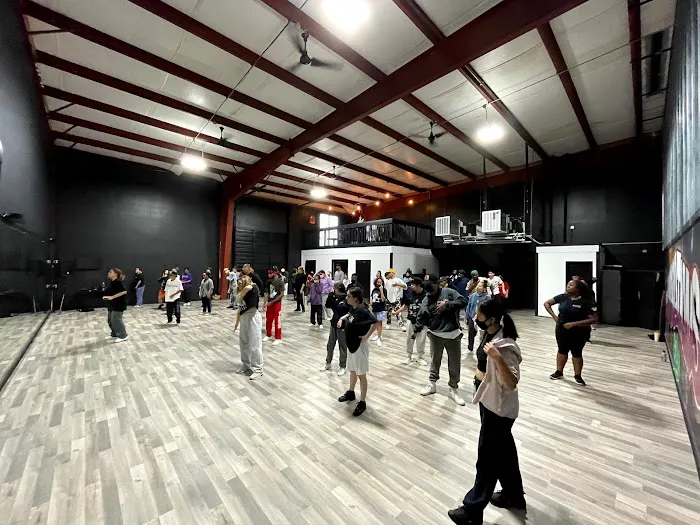 Garage 713 Studio Picture 2