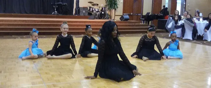 Born 2 Perform Picture 5