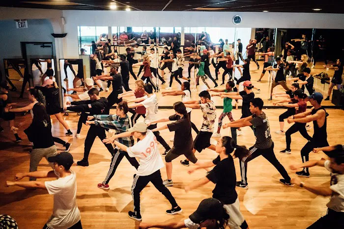SOREAL DANCE STUDIO Picture 10